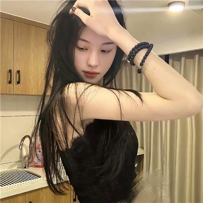 看她轻轻的飞起